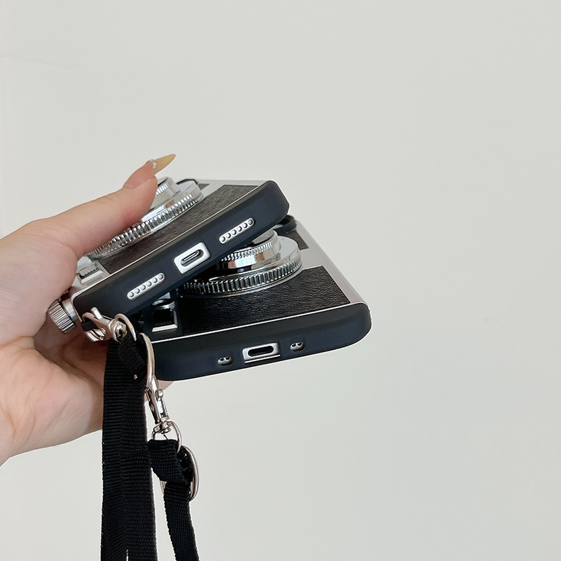 Emily in Paris Vintage Camera  - Vintage Items recensione e prezzo