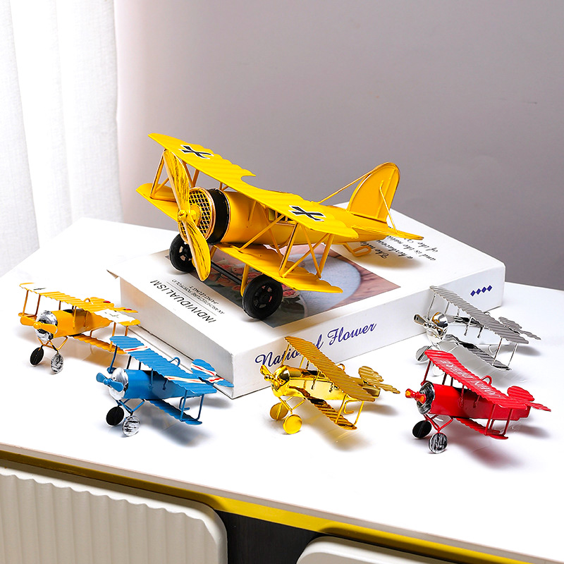 Vintage Metal Airplane Model R - Vintage Collectible Ornaments recensione e prezzo