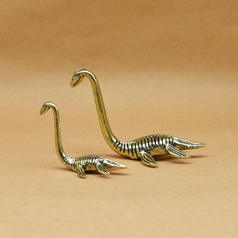 Loch Ness Monster Creature Bra - Vintage Collectible Ornaments recensione e prezzo