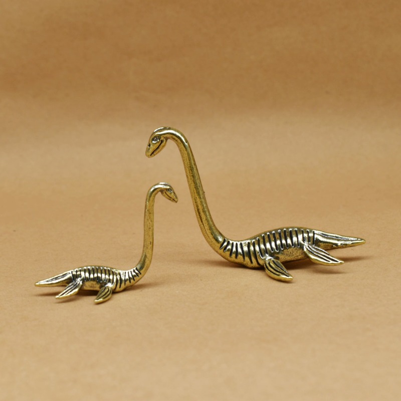 Loch Ness Monster Creature Bra - Vintage Collectible Ornaments recensione e prezzo