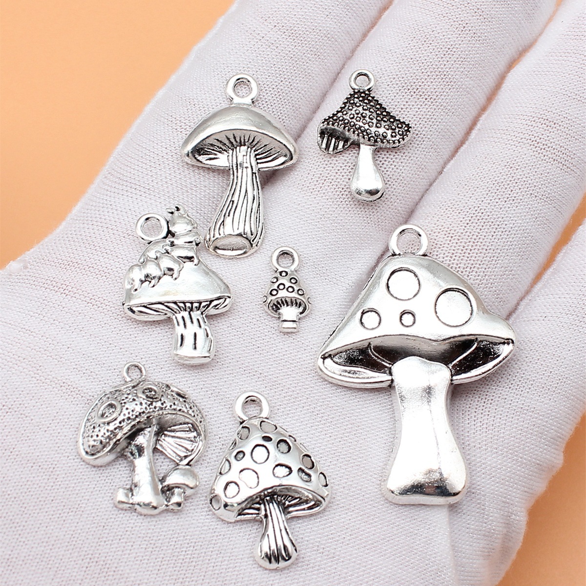 7pcs Antique Silver Color Mush - Vintage Collectible Jewelry recensione e prezzo