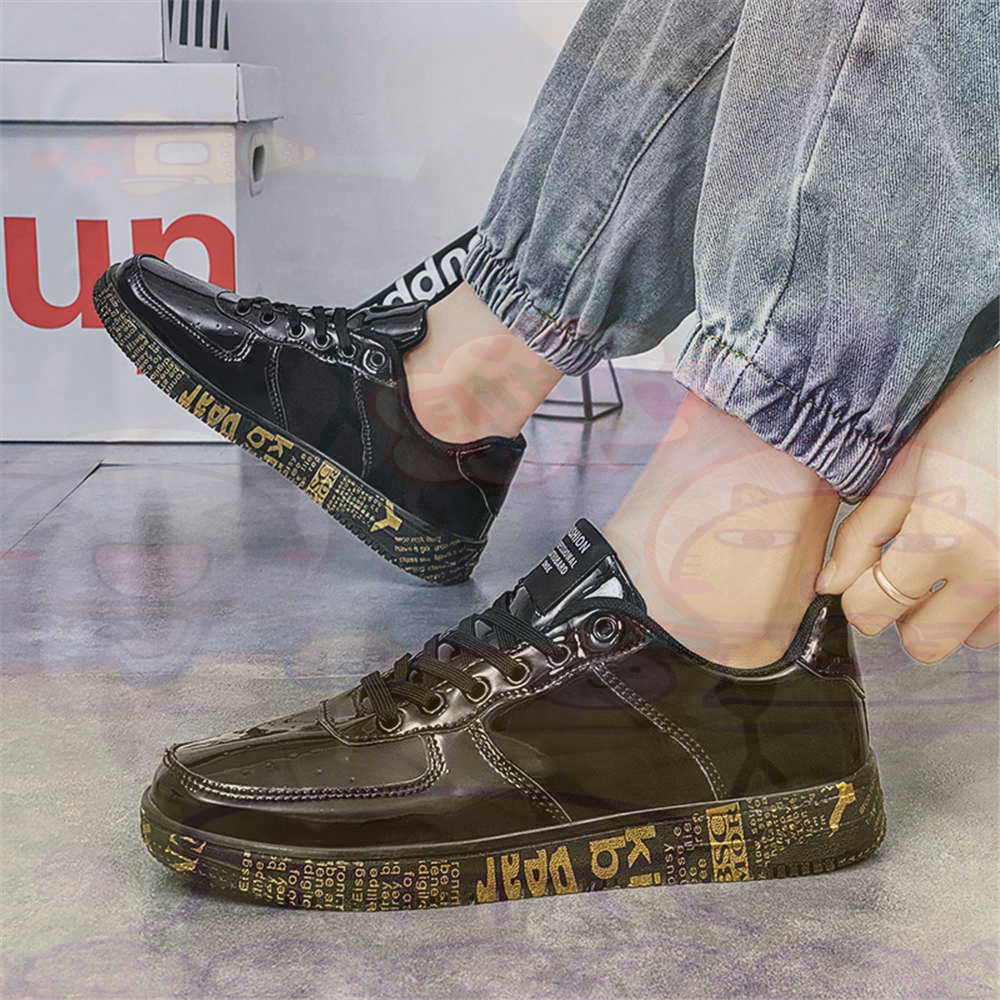 Round Foot Size 45 Sneakers Wh - Most Collectible Vintage Items recensione e prezzo