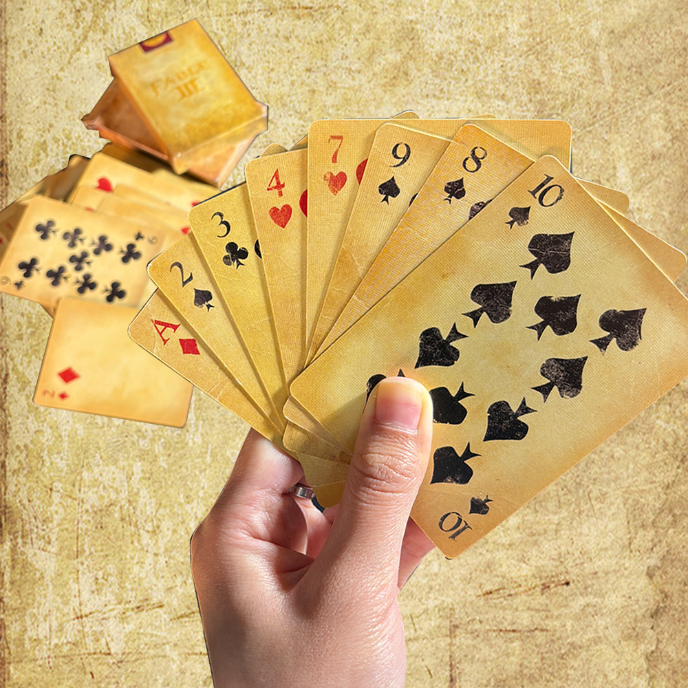 Vintage Distressed Playing Car - Vintage Collectible Cards recensione e prezzo