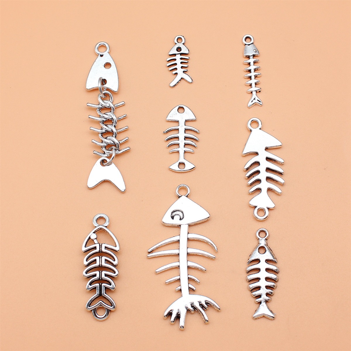 8pcs Antique Silver Color Fish - Vintage Collectible Jewelry recensione e prezzo