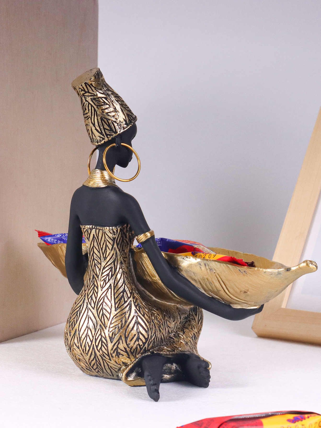 African Girl Holding a Plate S - Vintage Collectible Ornaments recensione e prezzo